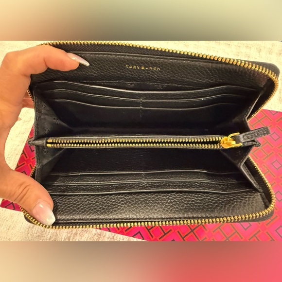Tory Burch Britten Black Pebbled Leather Continental Wallet - Picture 8 of 10